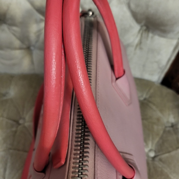 (SOLD)Authentic Givenchy Antigona GM in blush pink - Picture 6 of 11